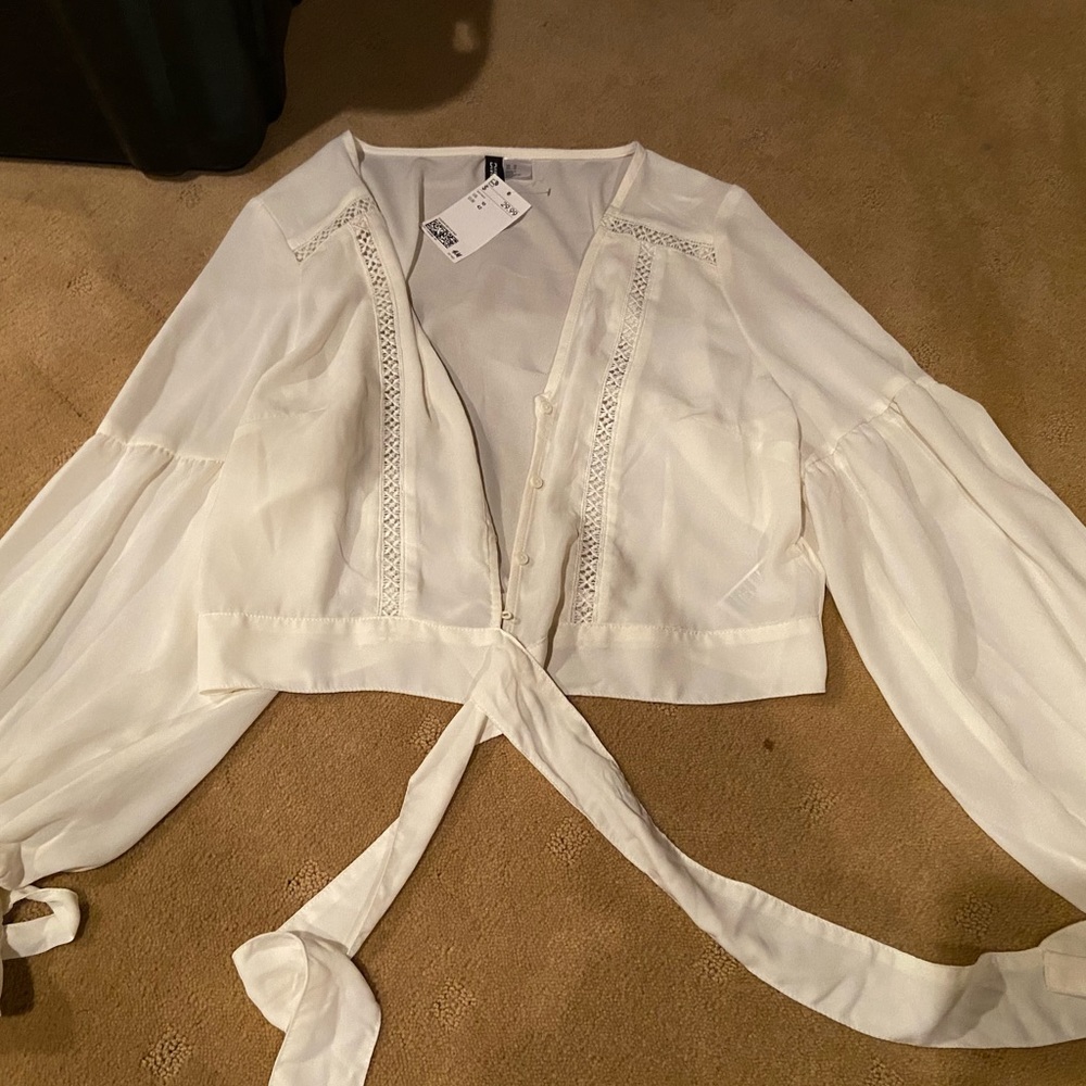 White tied top